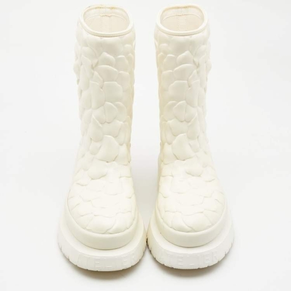 VALENTINO GARAVANI Atelier Rose Textured Rain Boots White EU 37 US 7 Org $770 - Picture 3 of 15